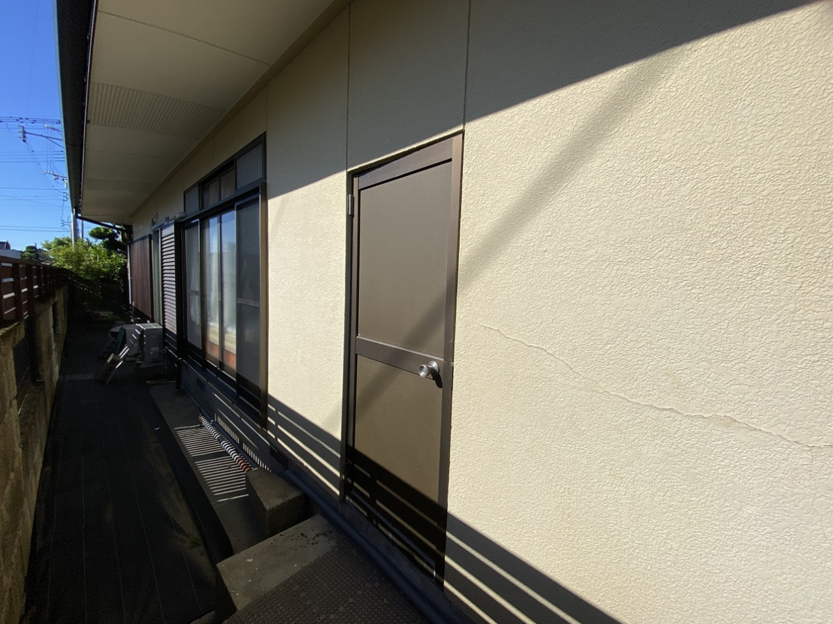 堀川トーヨー住器のF様邸 勝手口取替工事の施工前の写真1