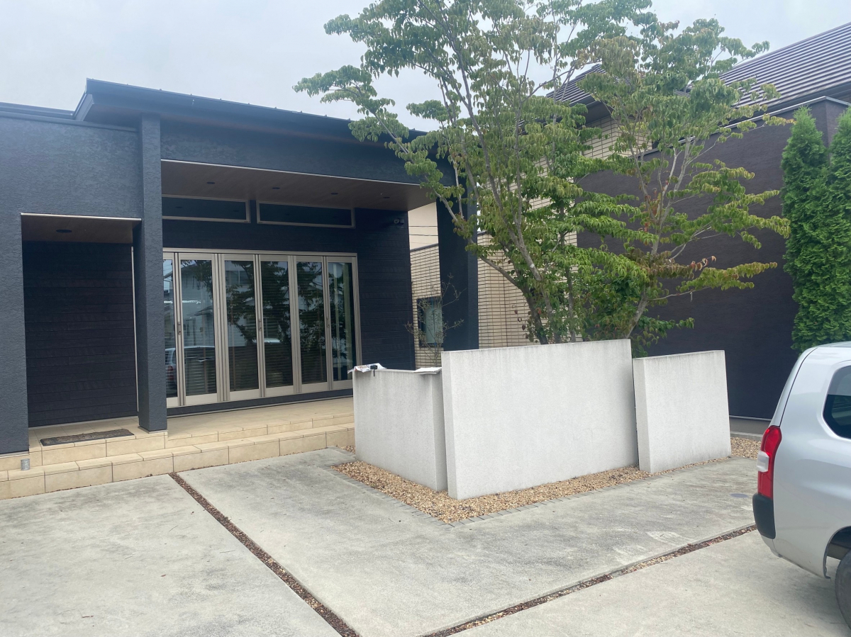 堀川トーヨー住器のＭ様邸　パーゴラ設置工事の施工前の写真1