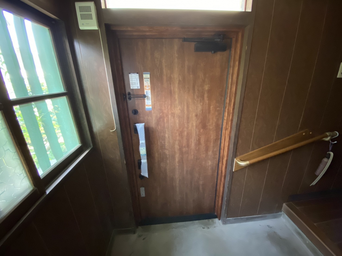 堀川トーヨー住器のＮ様邸　玄関取替工事の施工後の写真2