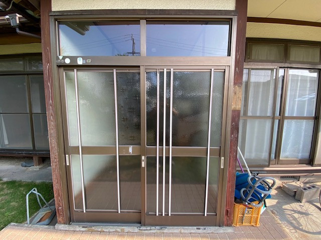 堀川トーヨー住器のＴ様邸　玄関引戸取替工事の施工前の写真1