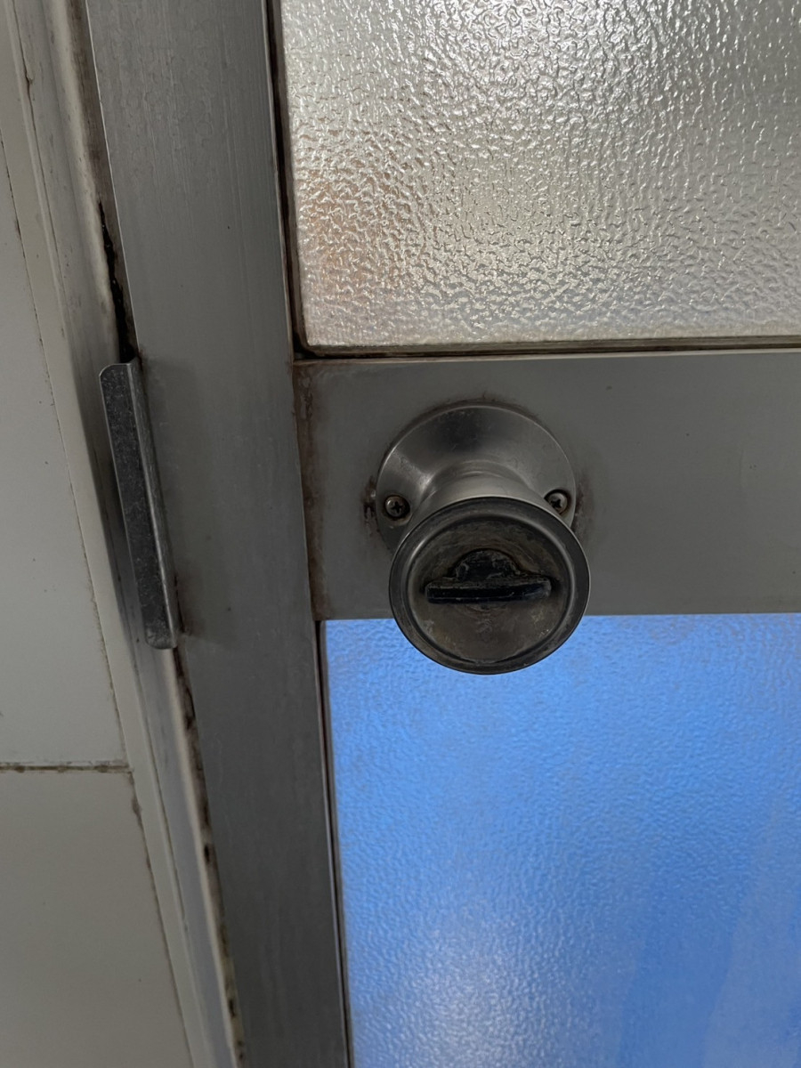 堀川トーヨー住器のＭ様邸　浴室握り玉取替工事の施工前の写真1