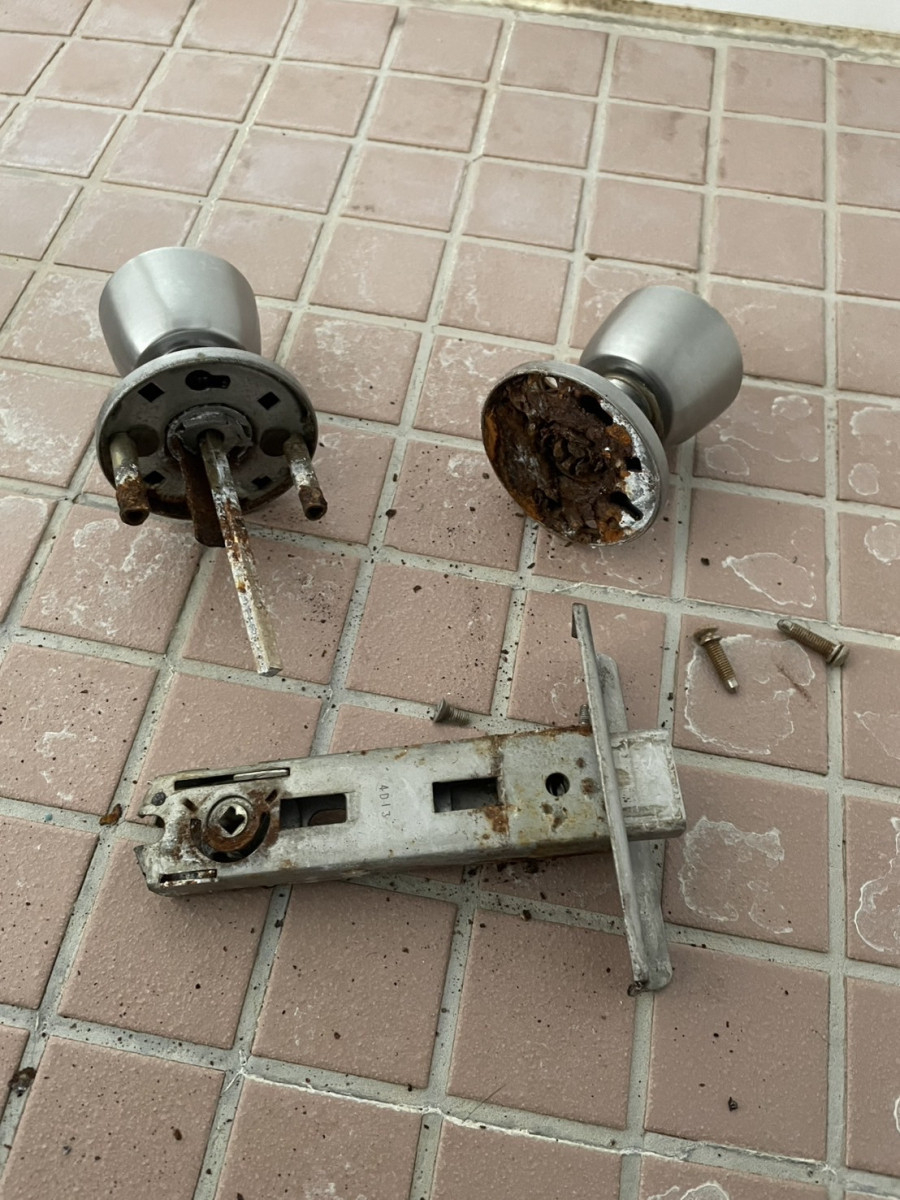 堀川トーヨー住器のＭ様邸　浴室握り玉取替工事の施工前の写真3